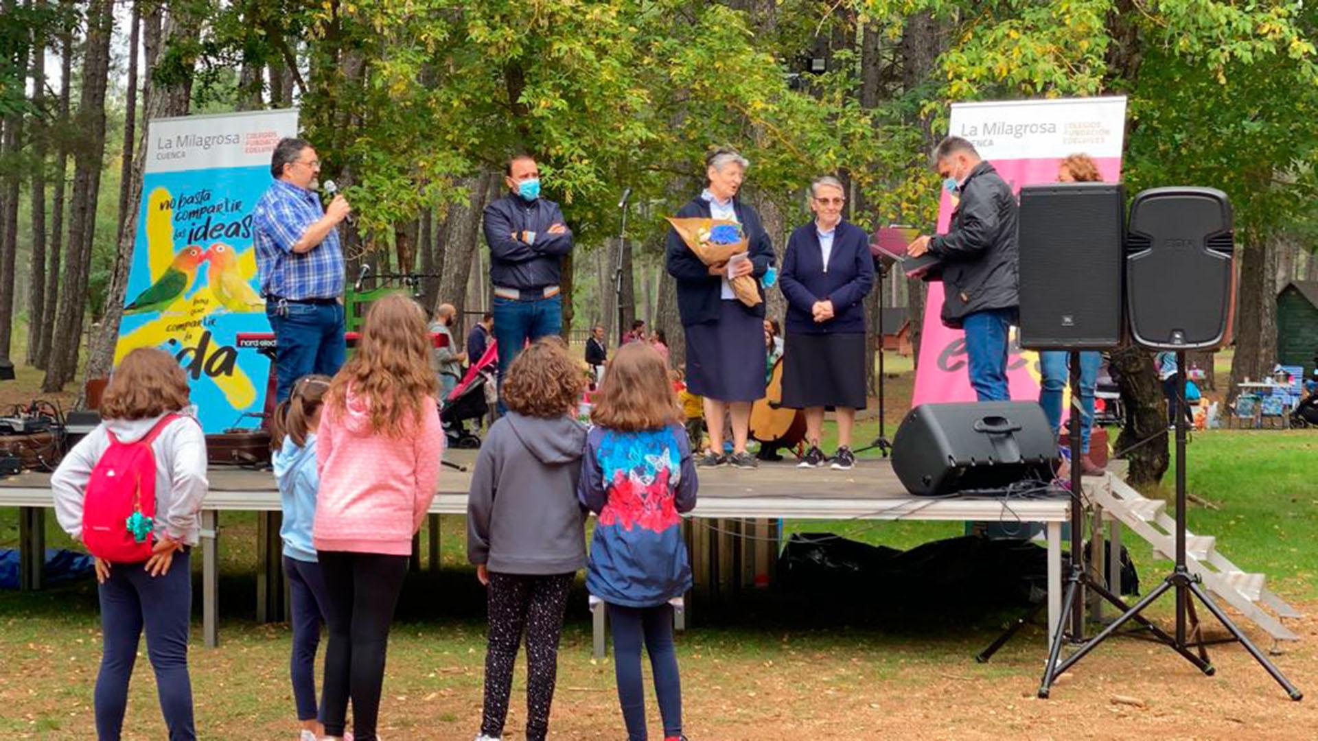 Homenaje del colegio La Milagrosa de Cuenca a las Hijas de la Caridad